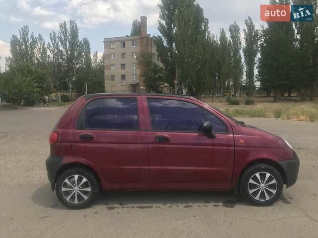 Красный Дэу Матиз, объемом двигателя 0.8 л и пробегом 200 тыс. км за 1900 $, фото 2 на Automoto.ua
