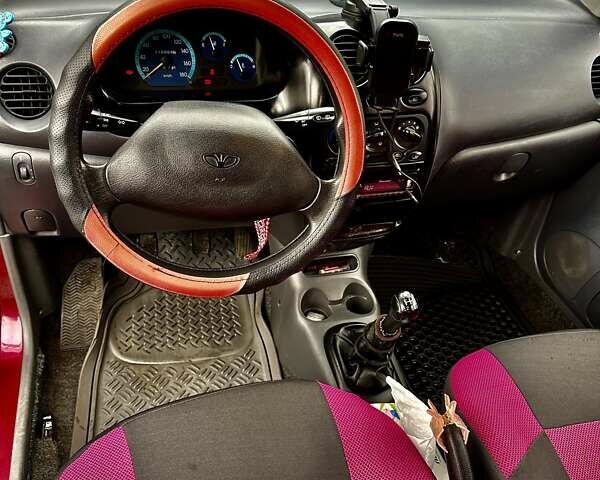 Червоний Деу Матіз, об'ємом двигуна 0.8 л та пробігом 135 тис. км за 2000 $, фото 5 на Automoto.ua