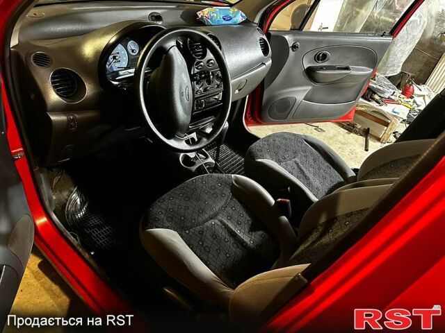 Красный Дэу Матиз, объемом двигателя 0.8 л и пробегом 165 тыс. км за 3200 $, фото 6 на Automoto.ua