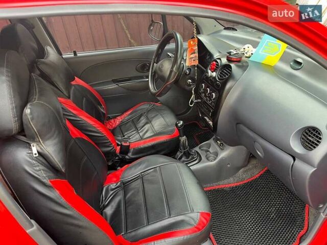 Червоний Деу Матіз, об'ємом двигуна 0.8 л та пробігом 135 тис. км за 3000 $, фото 3 на Automoto.ua