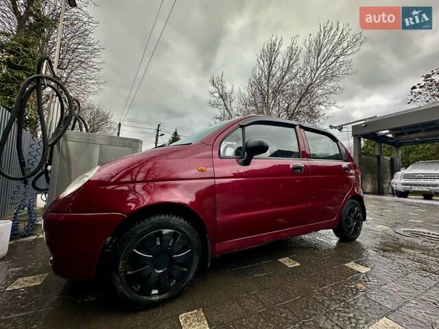 Червоний Деу Матіз, об'ємом двигуна 0.8 л та пробігом 135 тис. км за 2000 $, фото 1 на Automoto.ua