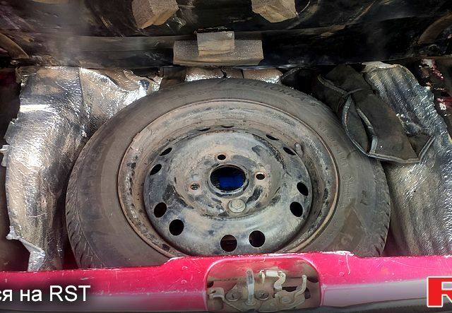 Червоний Деу Матіз, об'ємом двигуна 0.8 л та пробігом 101 тис. км за 3100 $, фото 10 на Automoto.ua