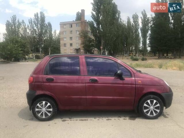 Красный Дэу Матиз, объемом двигателя 0.8 л и пробегом 200 тыс. км за 1900 $, фото 3 на Automoto.ua