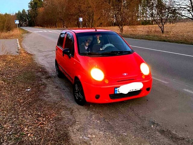 Красный Дэу Матиз, объемом двигателя 0.8 л и пробегом 99 тыс. км за 3400 $, фото 2 на Automoto.ua