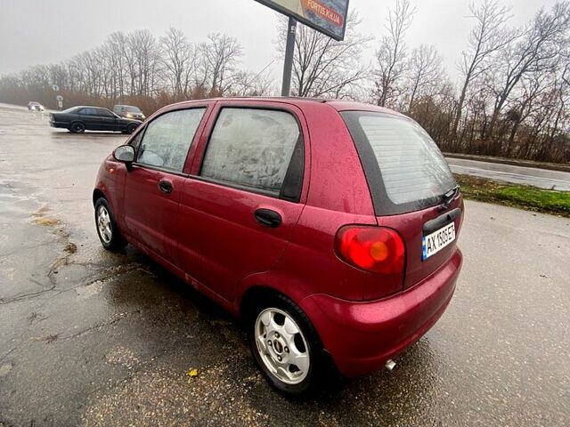 Красный Дэу Матиз, объемом двигателя 0.8 л и пробегом 250 тыс. км за 1800 $, фото 2 на Automoto.ua