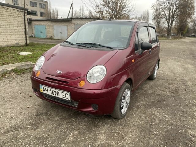 Красный Дэу Матиз, объемом двигателя 0.8 л и пробегом 100 тыс. км за 1800 $, фото 3 на Automoto.ua