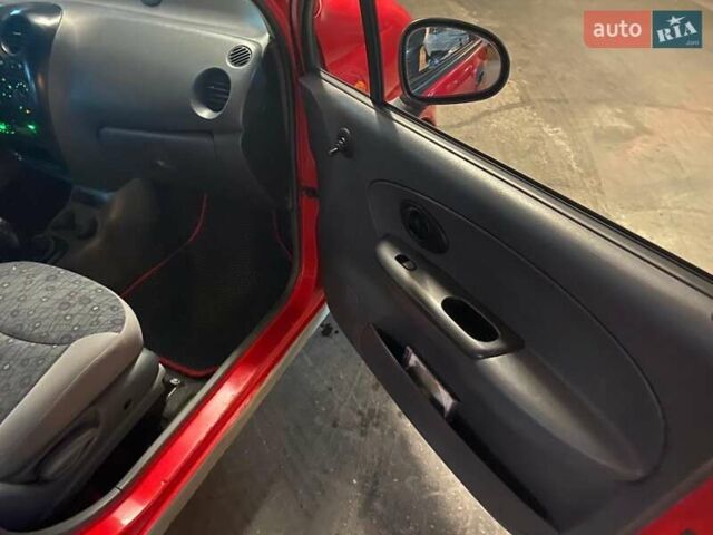 Красный Дэу Матиз, объемом двигателя 0.8 л и пробегом 107 тыс. км за 2000 $, фото 5 на Automoto.ua