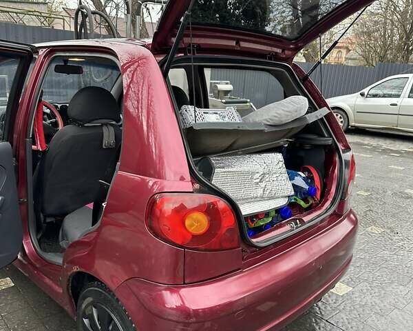 Червоний Деу Матіз, об'ємом двигуна 0.8 л та пробігом 135 тис. км за 2000 $, фото 3 на Automoto.ua