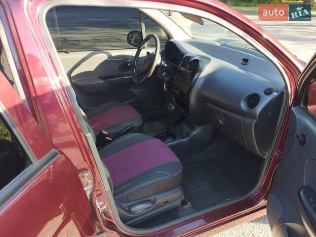 Червоний Деу Матіз, об'ємом двигуна 0.8 л та пробігом 121 тис. км за 3250 $, фото 3 на Automoto.ua