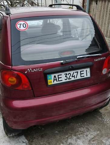 Красный Дэу Матиз, объемом двигателя 0.8 л и пробегом 65 тыс. км за 2300 $, фото 3 на Automoto.ua