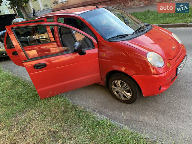 Красный Дэу Матиз, объемом двигателя 0.8 л и пробегом 105 тыс. км за 1400 $, фото 3 на Automoto.ua