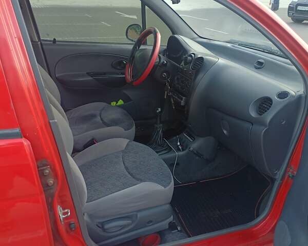 Красный Дэу Матиз, объемом двигателя 0.8 л и пробегом 160 тыс. км за 2600 $, фото 8 на Automoto.ua