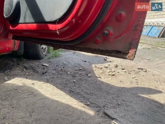 Красный Дэу Матиз, объемом двигателя 0.8 л и пробегом 200 тыс. км за 1000 $, фото 3 на Automoto.ua