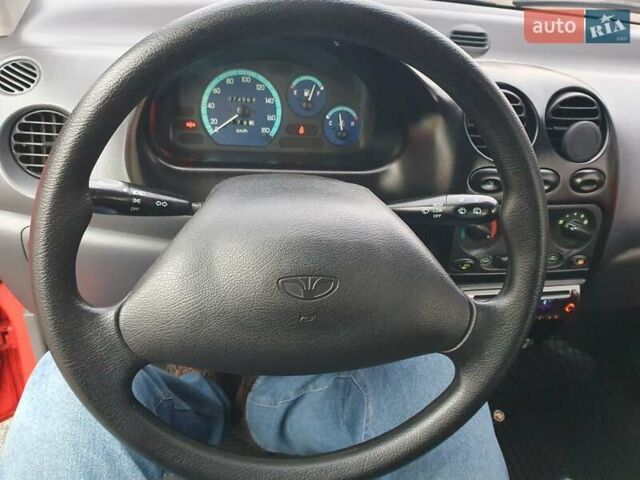 Красный Дэу Матиз, объемом двигателя 0.8 л и пробегом 70 тыс. км за 1950 $, фото 9 на Automoto.ua