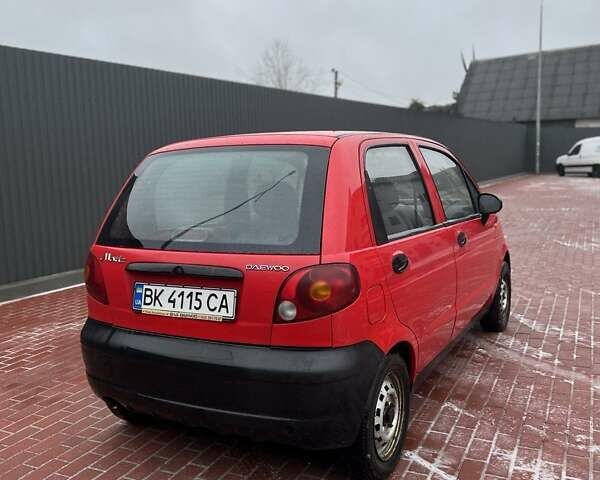 Червоний Деу Матіз, об'ємом двигуна 0.8 л та пробігом 96 тис. км за 2300 $, фото 2 на Automoto.ua