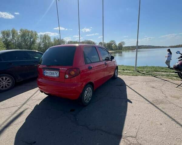 Красный Дэу Матиз, объемом двигателя 0.8 л и пробегом 95 тыс. км за 2500 $, фото 2 на Automoto.ua