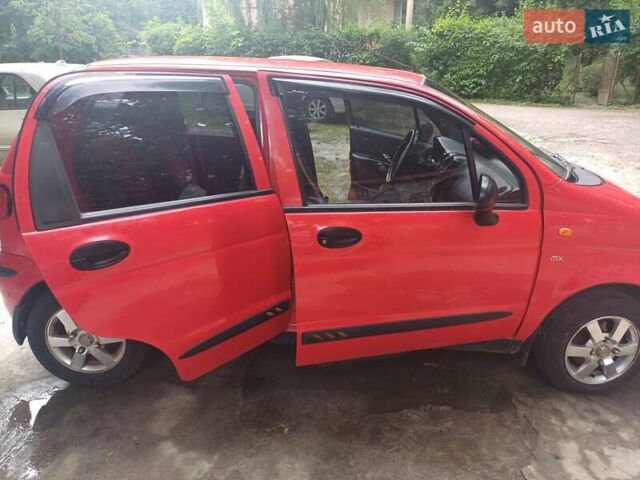 Красный Дэу Матиз, объемом двигателя 0.8 л и пробегом 76 тыс. км за 2200 $, фото 2 на Automoto.ua