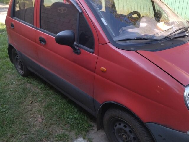 Красный Дэу Матиз, объемом двигателя 0.8 л и пробегом 157 тыс. км за 2300 $, фото 3 на Automoto.ua