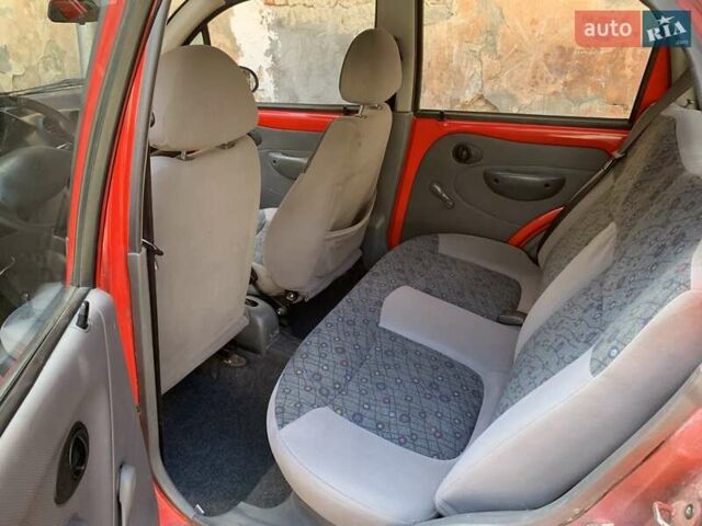 Червоний Деу Матіз, об'ємом двигуна 0.8 л та пробігом 192 тис. км за 1250 $, фото 2 на Automoto.ua