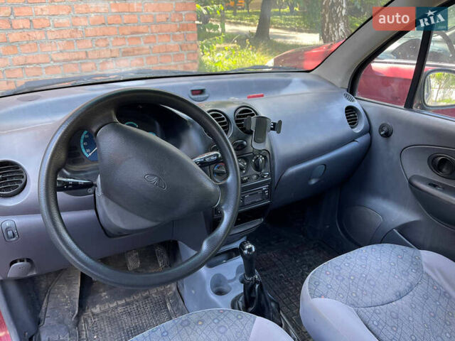Красный Дэу Матиз, объемом двигателя 0.8 л и пробегом 76 тыс. км за 3000 $, фото 5 на Automoto.ua
