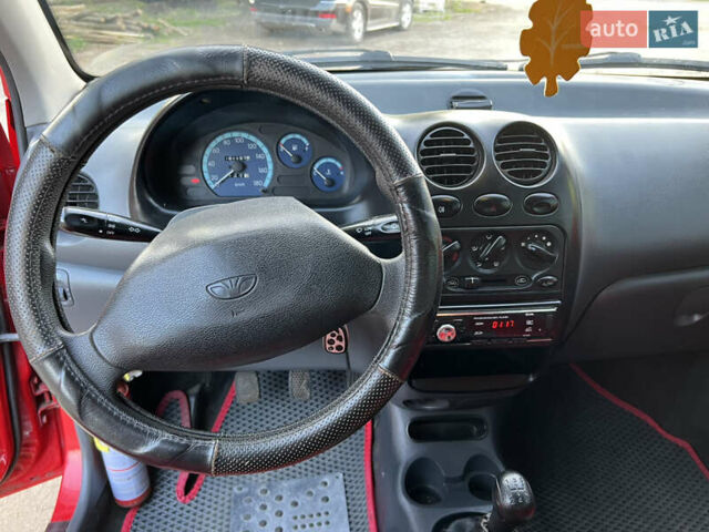 Красный Дэу Матиз, объемом двигателя 0.8 л и пробегом 160 тыс. км за 2700 $, фото 16 на Automoto.ua