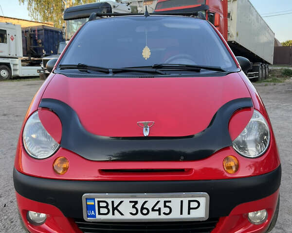 Красный Дэу Матиз, объемом двигателя 0.8 л и пробегом 160 тыс. км за 2700 $, фото 3 на Automoto.ua