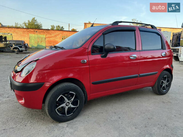 Красный Дэу Матиз, объемом двигателя 0.8 л и пробегом 160 тыс. км за 2700 $, фото 4 на Automoto.ua