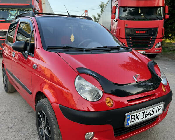 Красный Дэу Матиз, объемом двигателя 0.8 л и пробегом 160 тыс. км за 2700 $, фото 1 на Automoto.ua