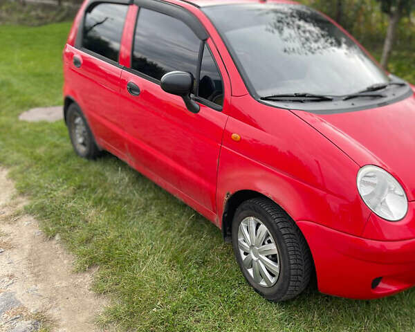 Червоний Деу Матіз, об'ємом двигуна 0.8 л та пробігом 126 тис. км за 2100 $, фото 4 на Automoto.ua