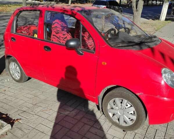 Красный Дэу Матиз, объемом двигателя 0.8 л и пробегом 130 тыс. км за 3000 $, фото 1 на Automoto.ua