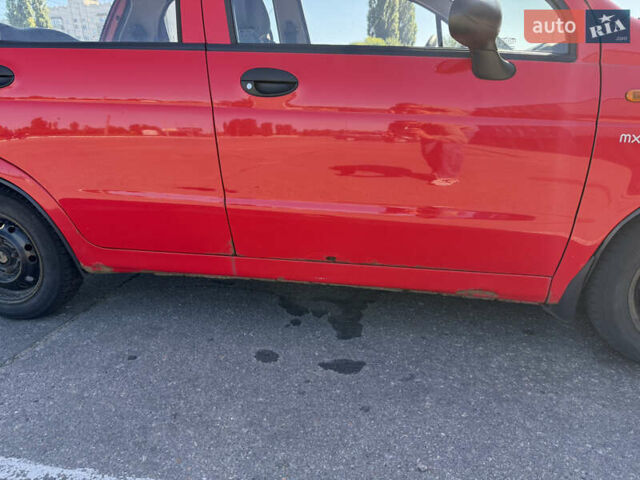 Червоний Деу Матіз, об'ємом двигуна 0.8 л та пробігом 88 тис. км за 2100 $, фото 3 на Automoto.ua