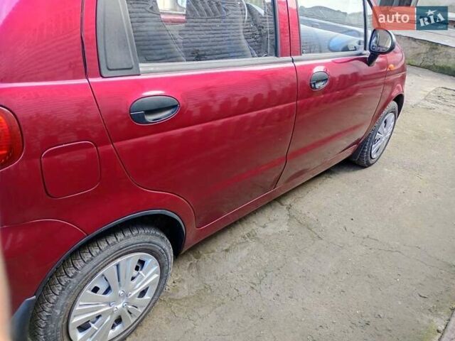 Красный Дэу Матиз, объемом двигателя 8 л и пробегом 60 тыс. км за 2500 $, фото 3 на Automoto.ua