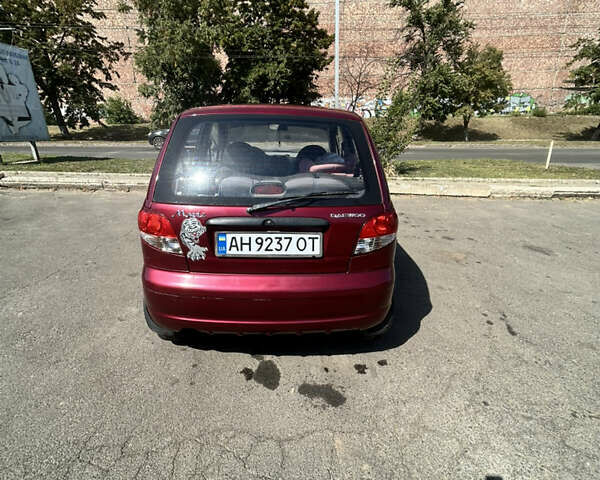 Червоний Деу Матіз, об'ємом двигуна 0.8 л та пробігом 157 тис. км за 2300 $, фото 3 на Automoto.ua