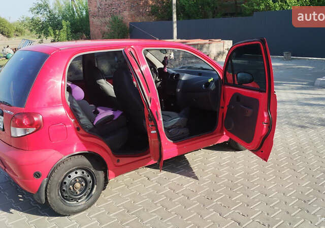 Красный Дэу Матиз, объемом двигателя 0.8 л и пробегом 132 тыс. км за 2700 $, фото 3 на Automoto.ua