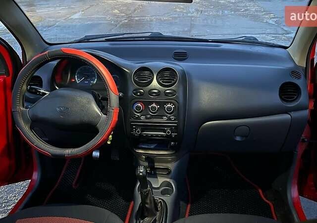 Деу Матіз 2013 у Песчанке на Automoto.ua Червоний Деу Матіз, об'ємом двигуна 0.8 л та пробігом 150 тис. км за 3200 $, фото 14 на Automoto.ua
