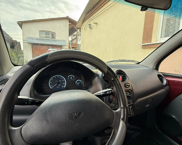 Червоний Деу Матіз, об'ємом двигуна 0.8 л та пробігом 107 тис. км за 2000 $, фото 13 на Automoto.ua