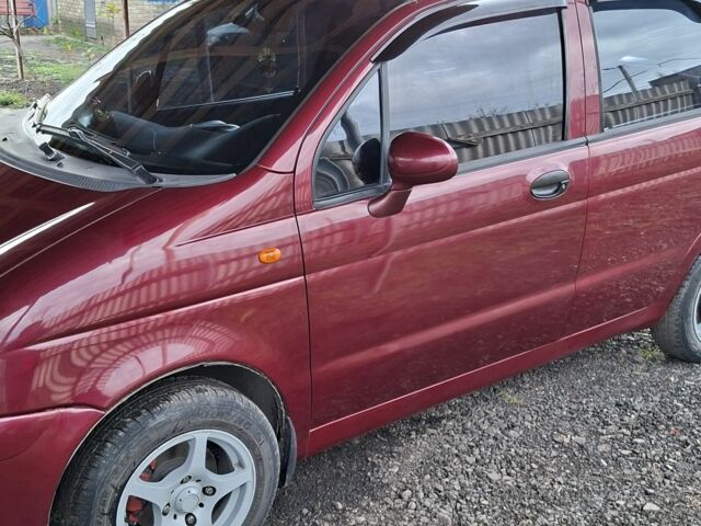 Червоний Деу Матіз, об'ємом двигуна 0.8 л та пробігом 111 тис. км за 3472 $, фото 2 на Automoto.ua