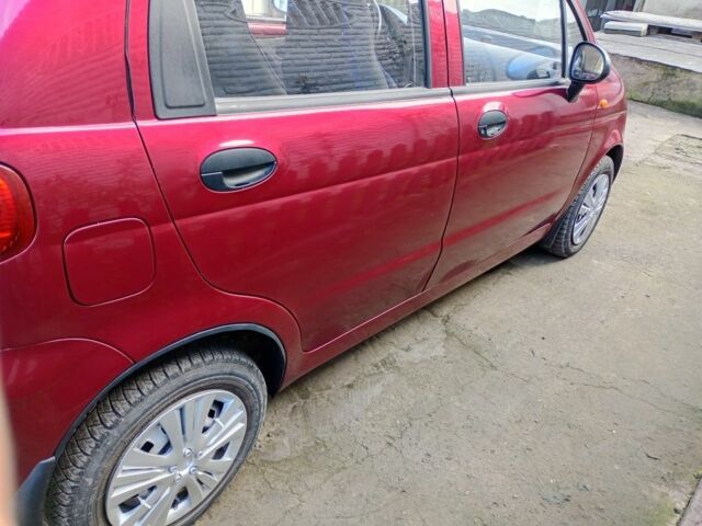 Красный Дэу Матиз, объемом двигателя 8 л и пробегом 60 тыс. км за 2500 $, фото 4 на Automoto.ua