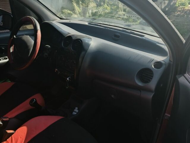 Деу Матіз 2008 у Коростене на Automoto.ua Червоний Деу Матіз, об'ємом двигуна 1 л та пробігом 200 тис. км за 1300 $, фото 2 на Automoto.ua