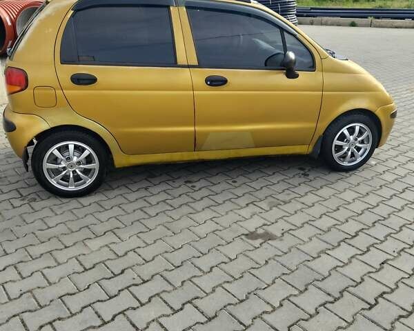 Желтый Дэу Матиз, объемом двигателя 0.8 л и пробегом 165 тыс. км за 1400 $, фото 10 на Automoto.ua