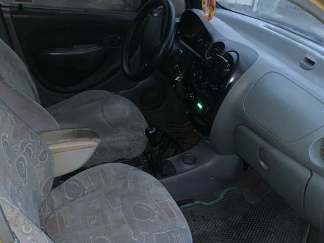 Жовтий Деу Матіз, об'ємом двигуна 0.8 л та пробігом 200 тис. км за 1585 $, фото 4 на Automoto.ua