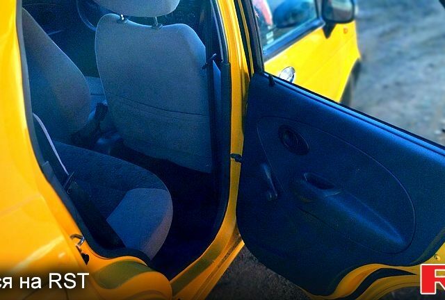 Жовтий Деу Матіз, об'ємом двигуна 0.8 л та пробігом 149 тис. км за 2750 $, фото 6 на Automoto.ua