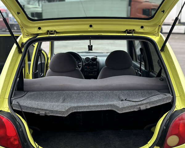 Жовтий Деу Матіз, об'ємом двигуна 0.77 л та пробігом 186 тис. км за 2400 $, фото 17 на Automoto.ua