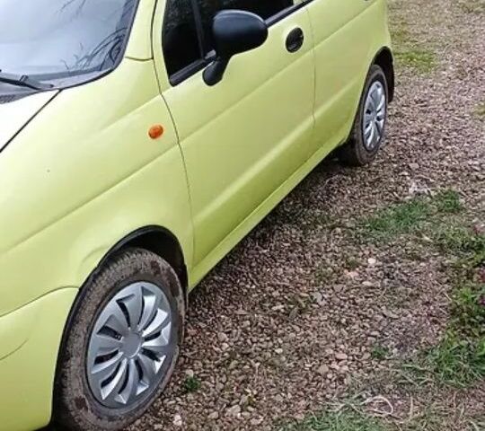 Жовтий Деу Матіз, об'ємом двигуна 0.8 л та пробігом 145 тис. км за 2300 $, фото 1 на Automoto.ua