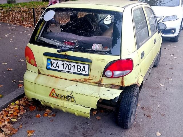 Желтый Дэу Матиз, объемом двигателя 0.8 л и пробегом 200 тыс. км за 1200 $, фото 1 на Automoto.ua