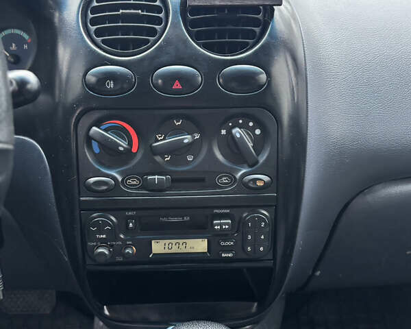 Жовтий Деу Матіз, об'ємом двигуна 0.77 л та пробігом 186 тис. км за 2400 $, фото 9 на Automoto.ua