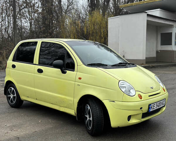 Жовтий Деу Матіз, об'ємом двигуна 0.77 л та пробігом 186 тис. км за 2400 $, фото 2 на Automoto.ua