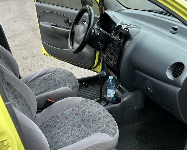 Жовтий Деу Матіз, об'ємом двигуна 0.77 л та пробігом 186 тис. км за 2400 $, фото 14 на Automoto.ua