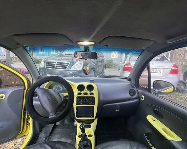 Жовтий Деу Матіз, об'ємом двигуна 0.8 л та пробігом 174 тис. км за 2600 $, фото 4 на Automoto.ua