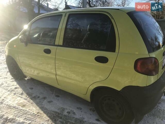 Желтый Дэу Матиз, объемом двигателя 0.8 л и пробегом 125 тыс. км за 2800 $, фото 1 на Automoto.ua